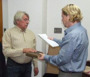 Norm Rafuse (L) sworn in by CAO Ray Hickey